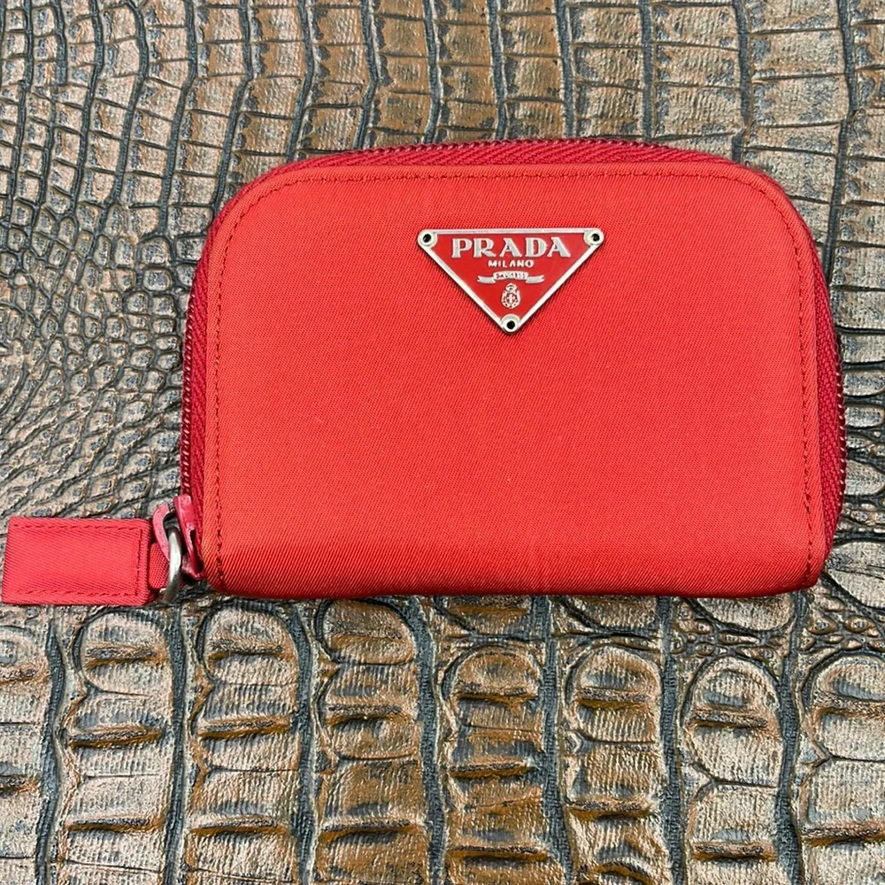 Prada Tessuto Red Zip Around Unisex Credit Card 💳 Holder - Picture 2 of 11